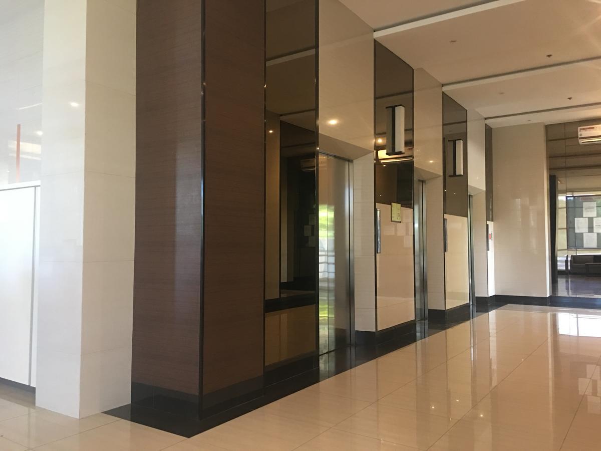 Centrio Tower Beside Ayala Studio Unit -15 Cagayan de Oro Kültér fotó